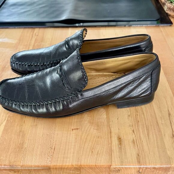 Johnston & Murphy Crocodile & Leather Dress Loafers. Black. Size 11. main image 13